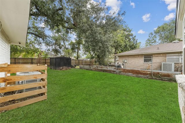 9618 Glenwood Forest Drive, Houston, TX 77078