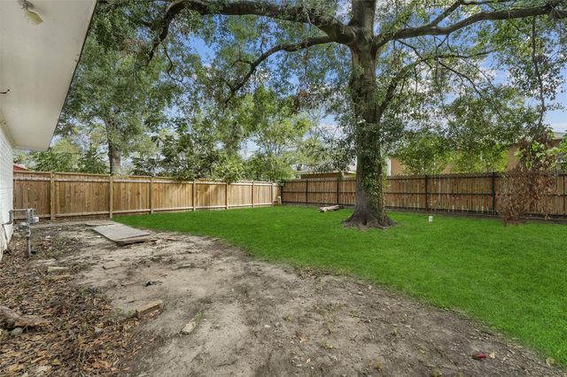 9618 Glenwood Forest Drive, Houston, TX 77078
