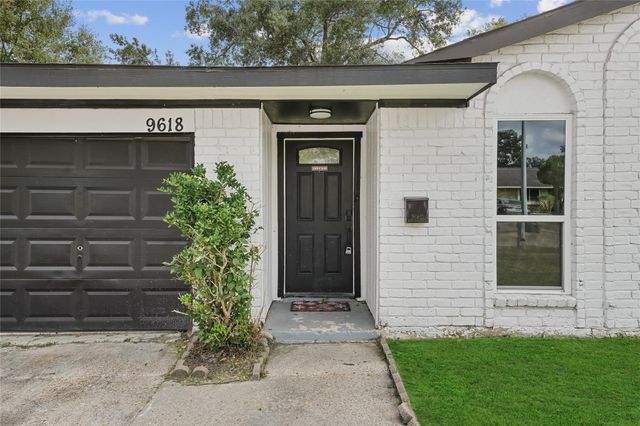 9618 Glenwood Forest Drive, Houston, TX 77078