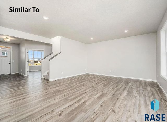 2001 N Valley View Rd Road, Sioux Falls, SD 57107