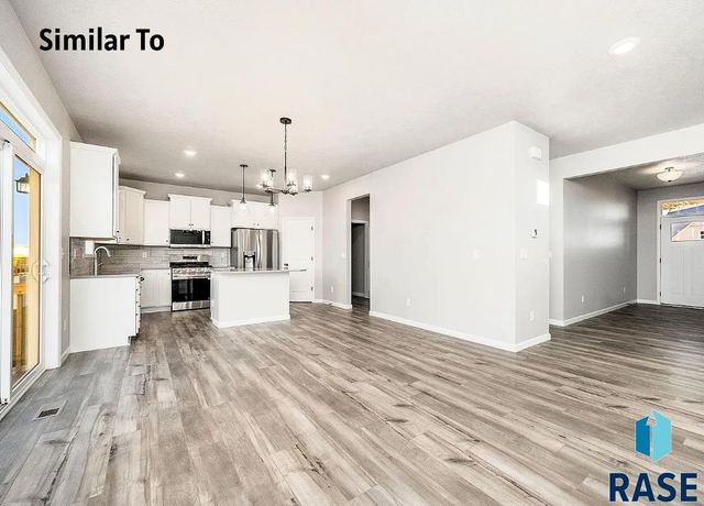 2001 N Valley View Rd Road, Sioux Falls, SD 57107