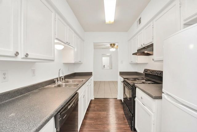 7400 Bellerive Drive 1505, Houston, TX 77036