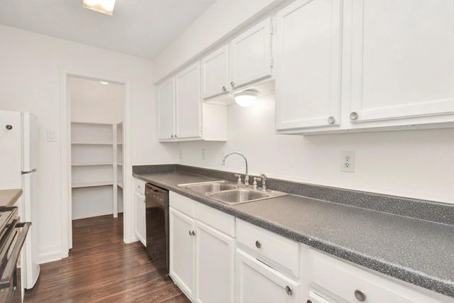 7400 Bellerive Drive 1505, Houston, TX 77036