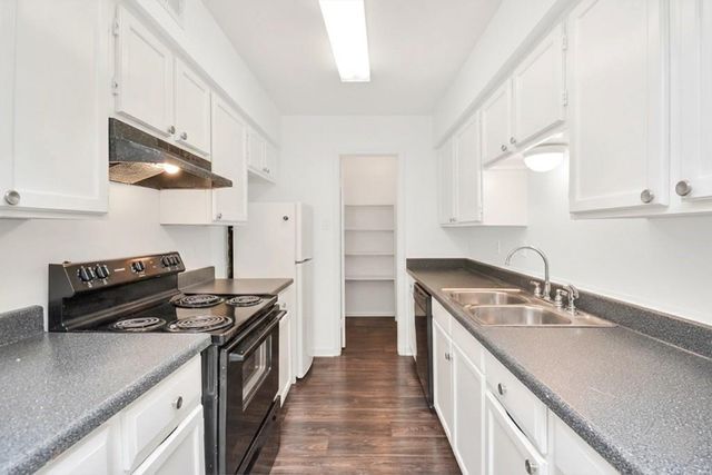 7400 Bellerive Drive 1505, Houston, TX 77036