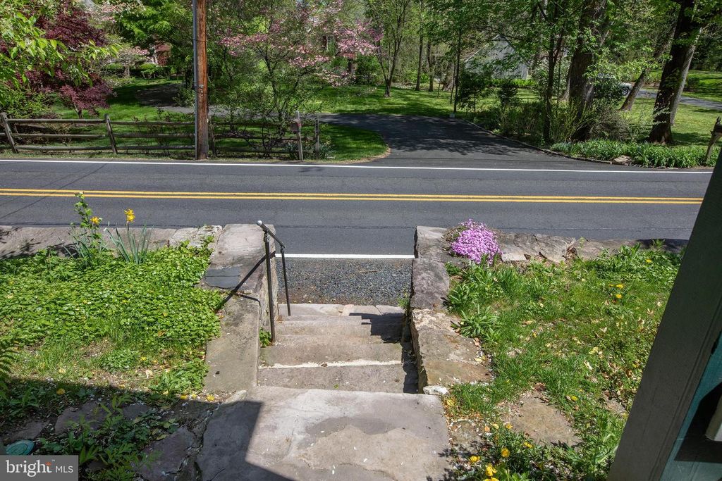 2957 RIVER RD, New Hope, PA 18938