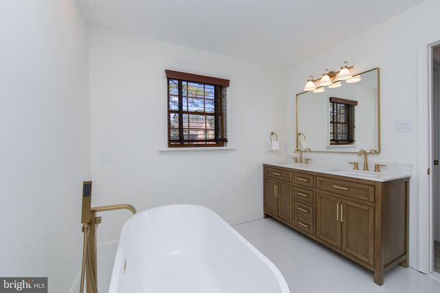 3 ALDWORTH CT, Medford, NJ 08055