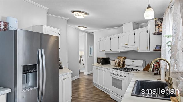 5393 15 Mile Road, Cedar Springs, MI 49319