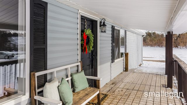 5393 15 Mile Road, Cedar Springs, MI 49319