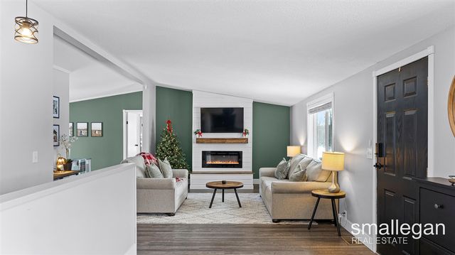 5393 15 Mile Road, Cedar Springs, MI 49319