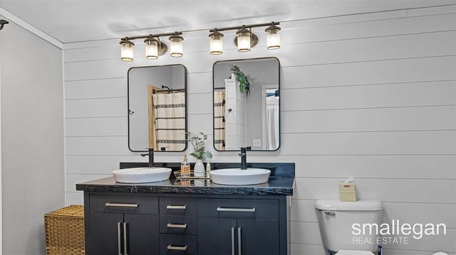 5393 15 Mile Road, Cedar Springs, MI 49319