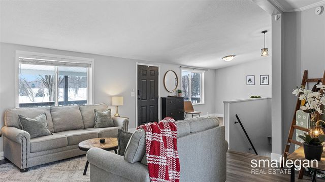 5393 15 Mile Road, Cedar Springs, MI 49319