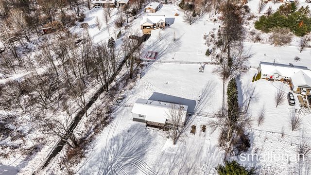 5393 15 Mile Road, Cedar Springs, MI 49319