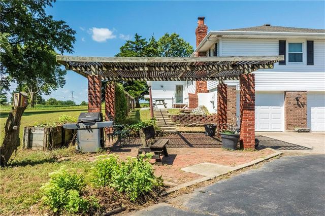 16670 Leavenworth Road, Basehor, KS 66007