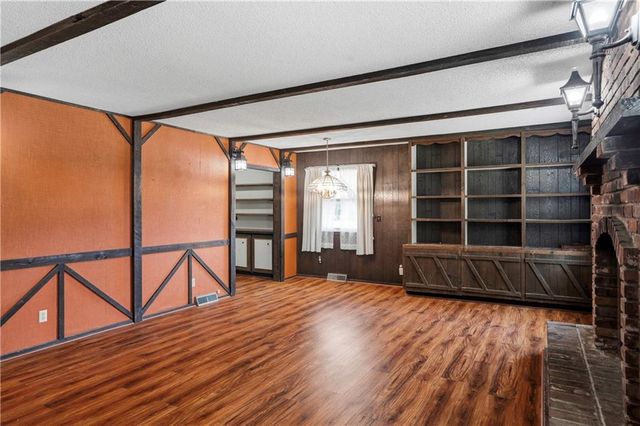 16670 Leavenworth Road, Basehor, KS 66007