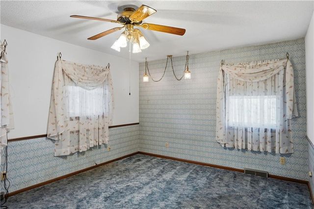 16670 Leavenworth Road, Basehor, KS 66007