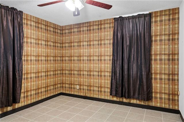 16670 Leavenworth Road, Basehor, KS 66007