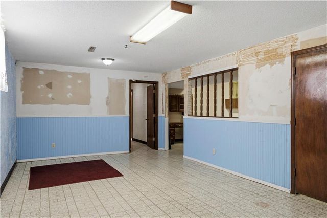 16670 Leavenworth Road, Basehor, KS 66007