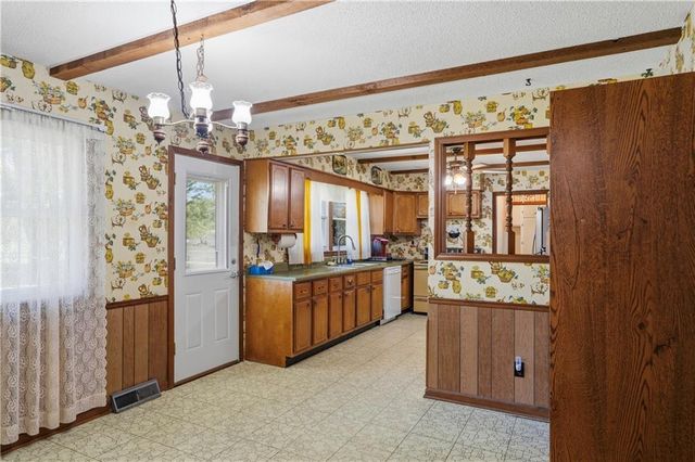 16670 Leavenworth Road, Basehor, KS 66007