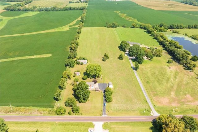 16670 Leavenworth Road, Basehor, KS 66007
