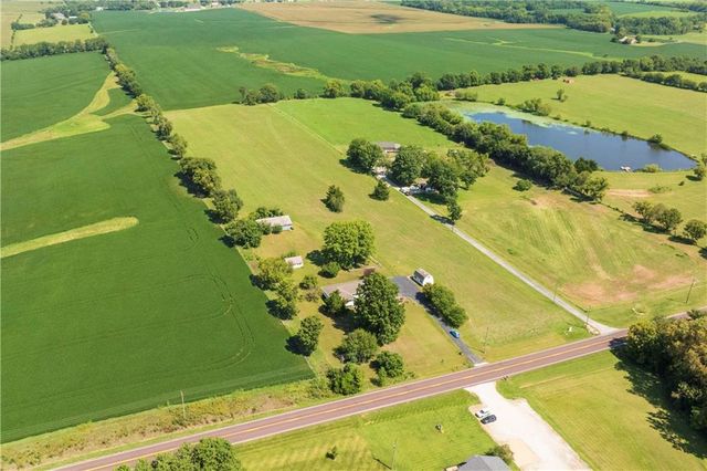 16670 Leavenworth Road, Basehor, KS 66007