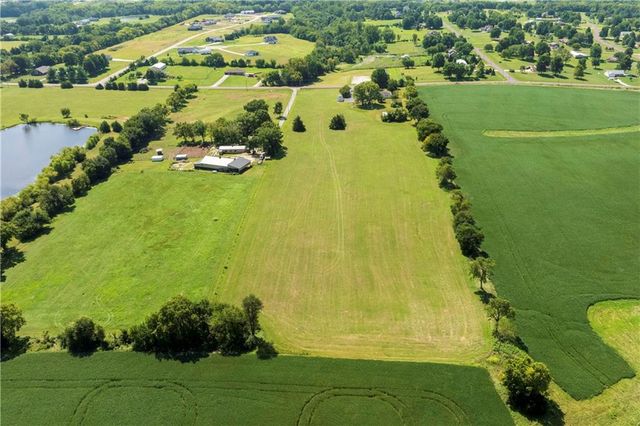 16670 Leavenworth Road, Basehor, KS 66007