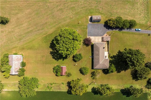 16670 Leavenworth Road, Basehor, KS 66007