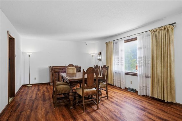 16670 Leavenworth Road, Basehor, KS 66007