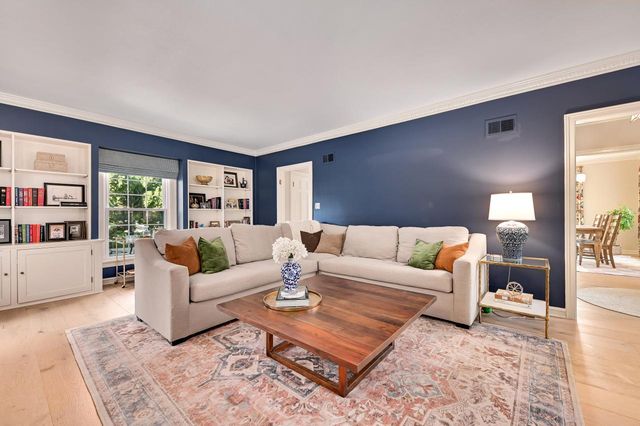 8128 W Wisconsin AVENUE, Wauwatosa, WI 53213