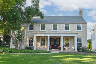 8128 W Wisconsin AVENUE, Wauwatosa, WI 53213