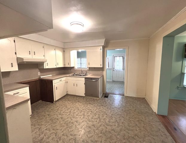 1201 E Main Street, Mountain View, AR 72560