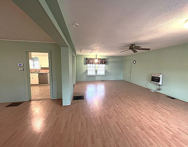 1201 E Main Street, Mountain View, AR 72560