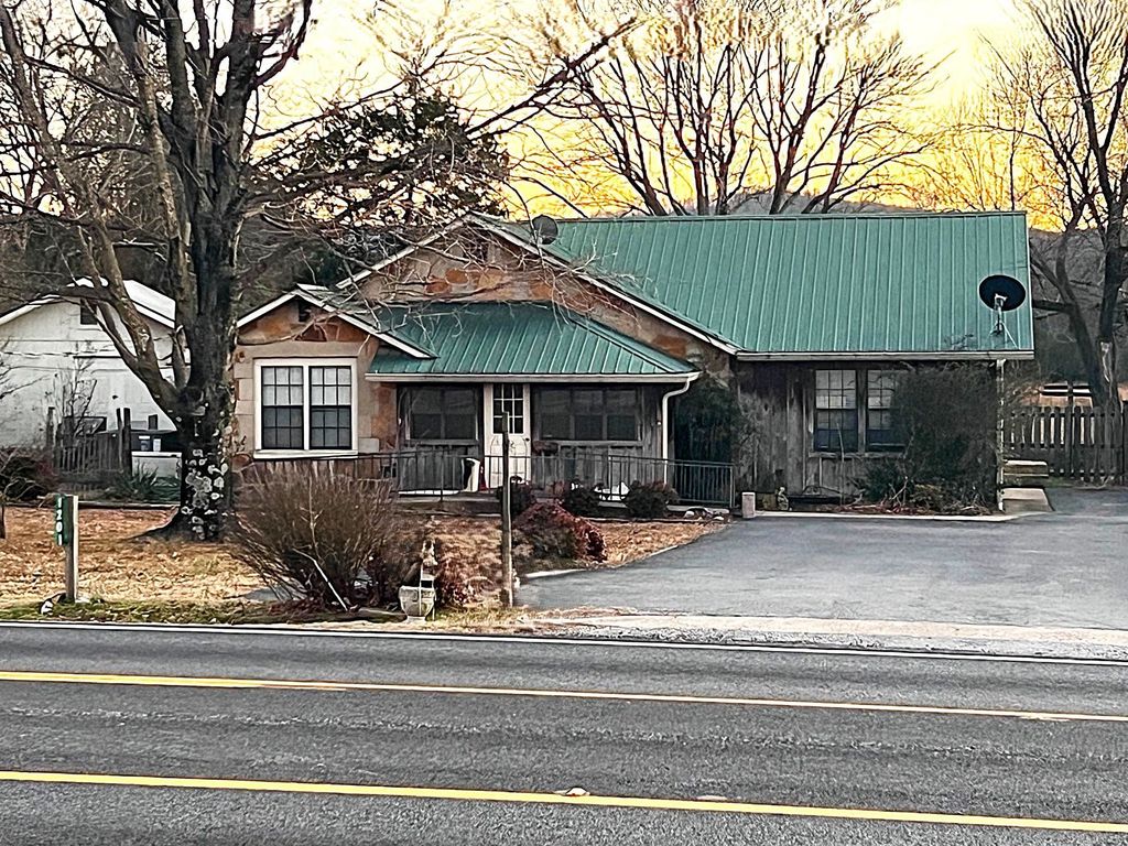 1201 E Main Street, Mountain View, AR 72560