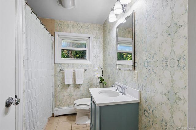 6 6th Place, Garden City, NY 11530
