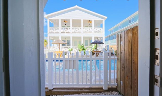 3087 S 11th St 400, Port Aransas, TX 78373