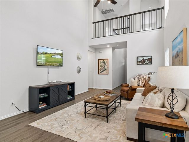 890 Casetta Trail 9, New Braunfels, TX 78130