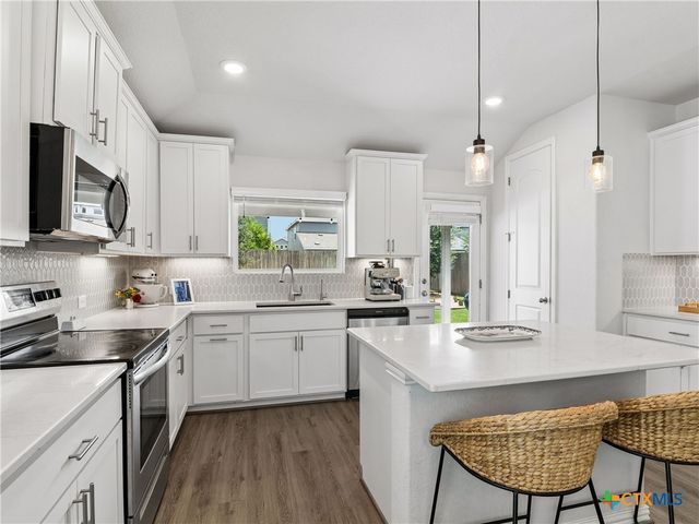 890 Casetta Trail 9, New Braunfels, TX 78130