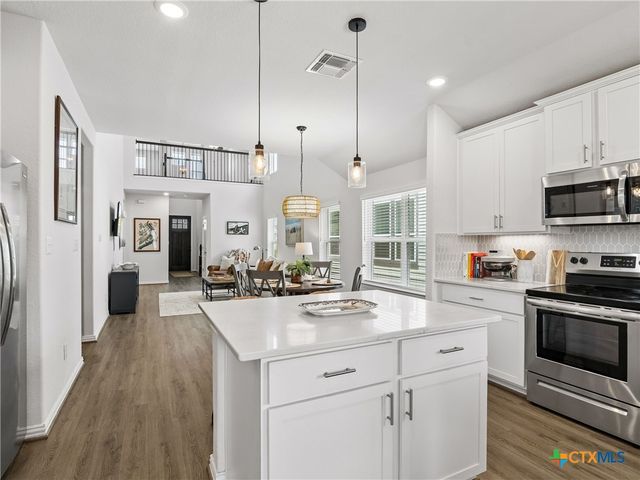 890 Casetta Trail 9, New Braunfels, TX 78130