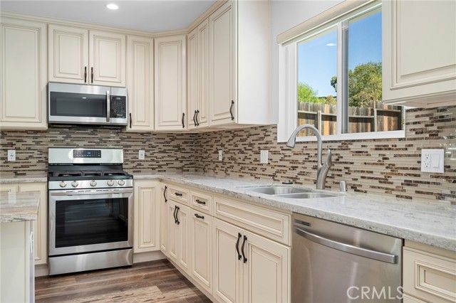 8600 Bluffdale Drive, Sun Valley (los Angeles), CA 91352