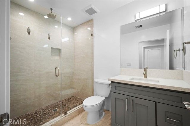 8600 Bluffdale Drive, Sun Valley (los Angeles), CA 91352