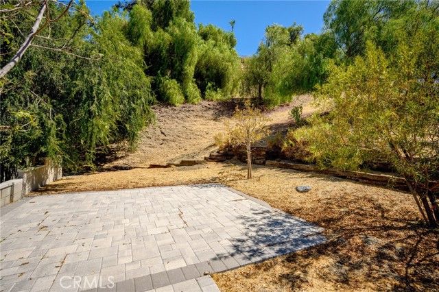 8600 Bluffdale Drive, Sun Valley (los Angeles), CA 91352