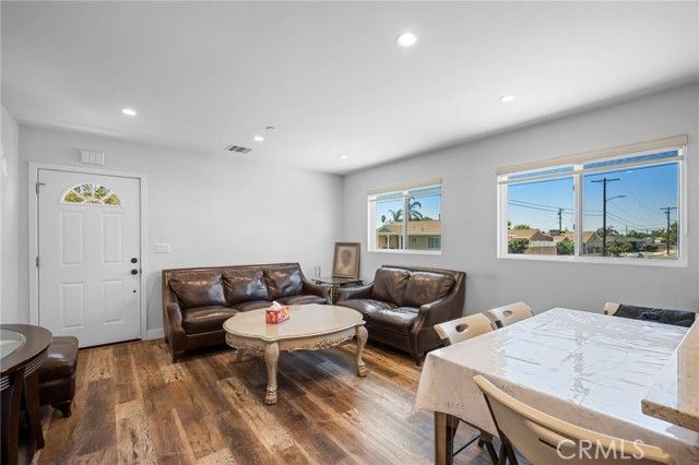 8600 Bluffdale Drive, Sun Valley (los Angeles), CA 91352