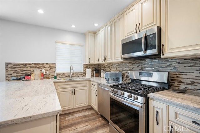 8600 Bluffdale Drive, Sun Valley (los Angeles), CA 91352