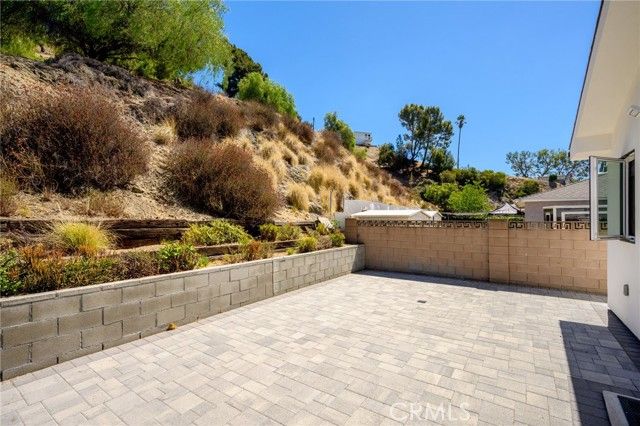 8600 Bluffdale Drive, Sun Valley (los Angeles), CA 91352