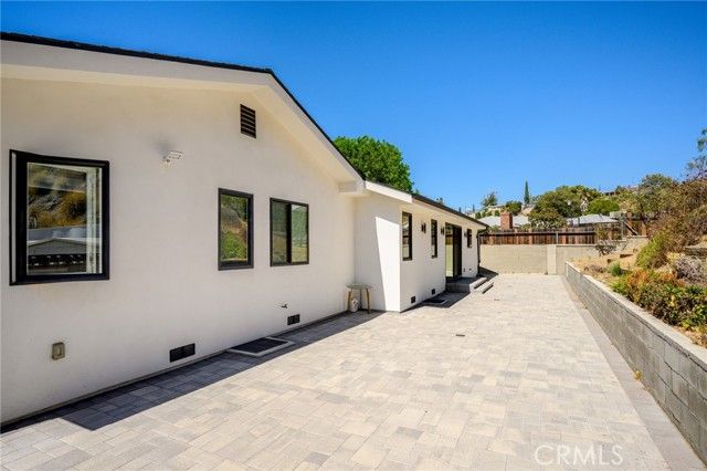 8600 Bluffdale Drive, Sun Valley (los Angeles), CA 91352