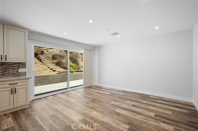 8600 Bluffdale Drive, Sun Valley (los Angeles), CA 91352