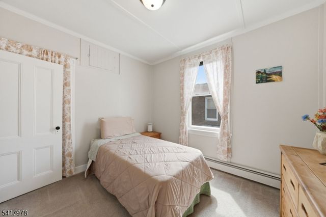 9 Vreeland Ave, East Rutherford Boro, NJ 07073