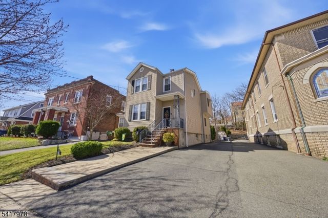 9 Vreeland Ave, East Rutherford Boro, NJ 07073