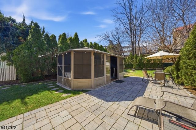 9 Vreeland Ave, East Rutherford Boro, NJ 07073