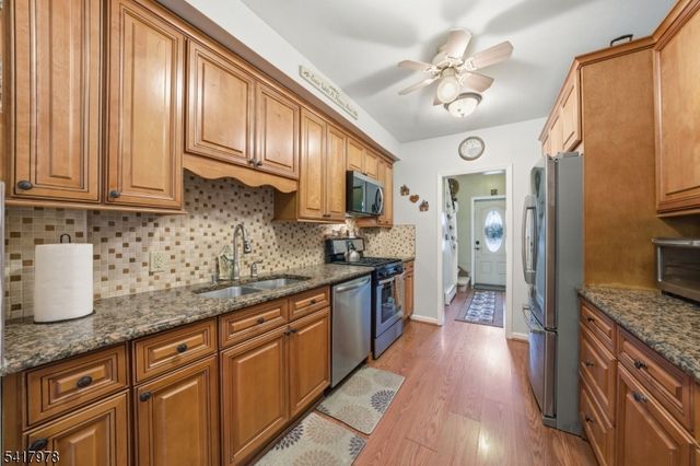 9 Vreeland Ave, East Rutherford Boro, NJ 07073