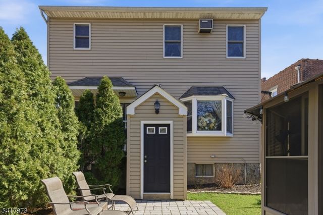 9 Vreeland Ave, East Rutherford Boro, NJ 07073